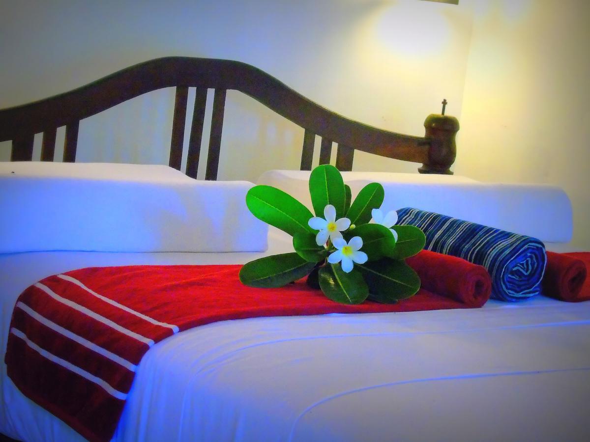 Talalla Coconut Hotel Екстер'єр фото