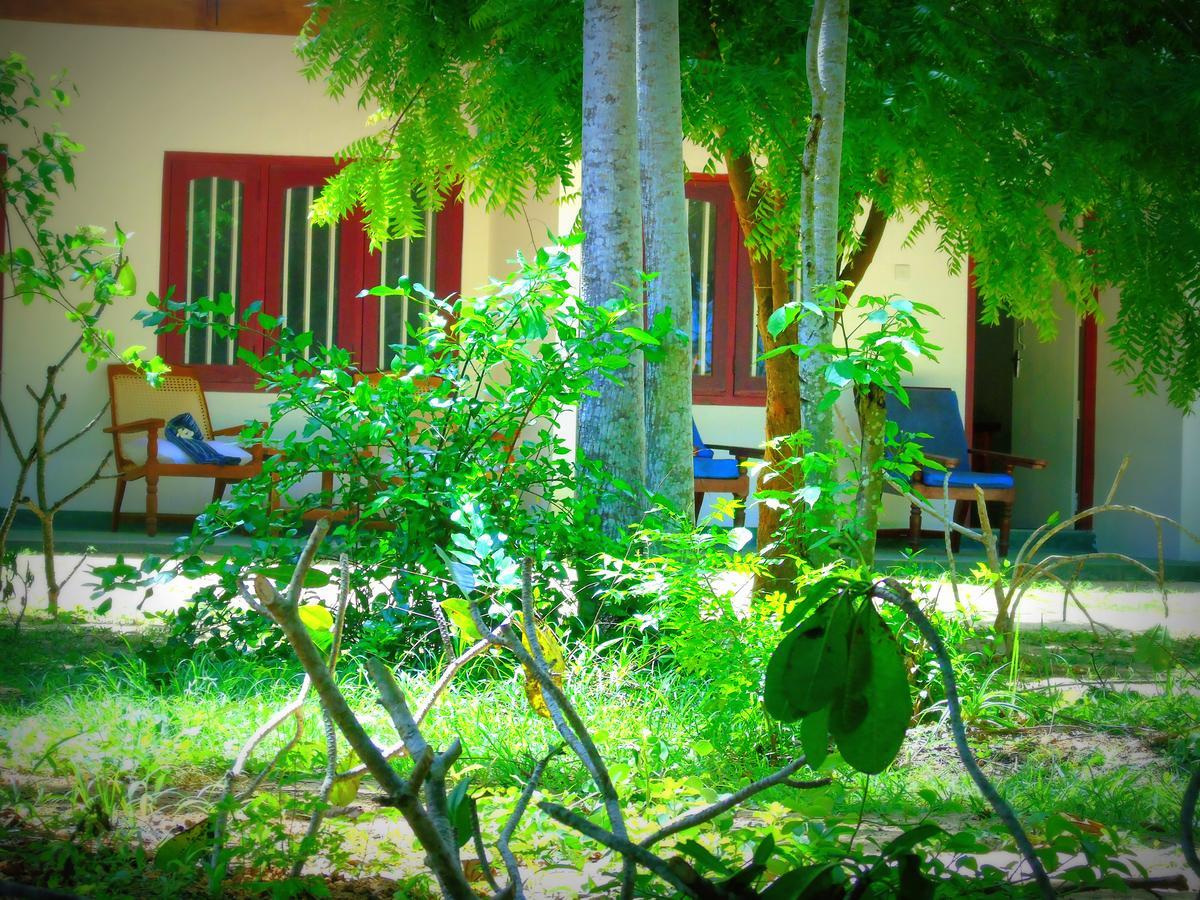 Talalla Coconut Hotel Екстер'єр фото