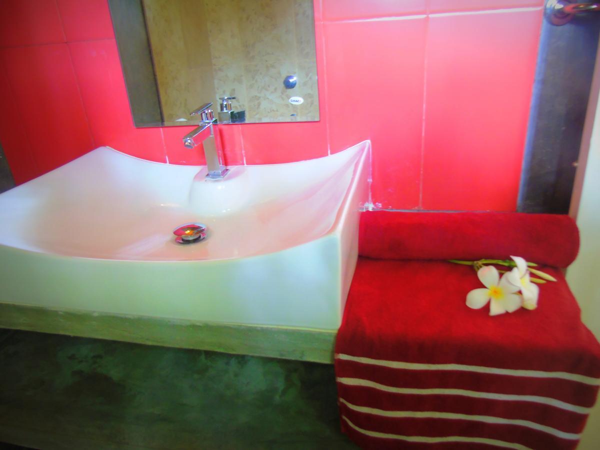 Talalla Coconut Hotel Екстер'єр фото